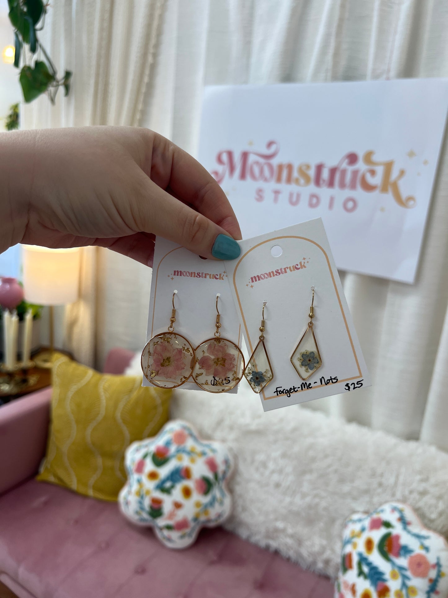 Amber’s Earrings 💗