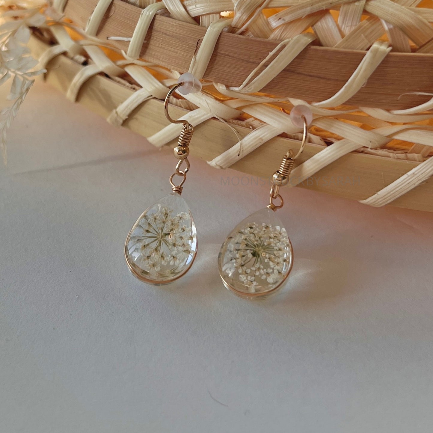 DAINTY FLORAL EARRINGS