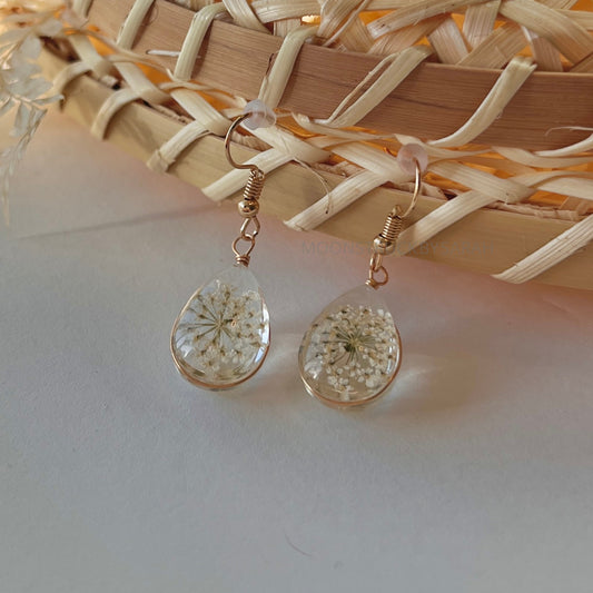 DAINTY FLORAL EARRINGS