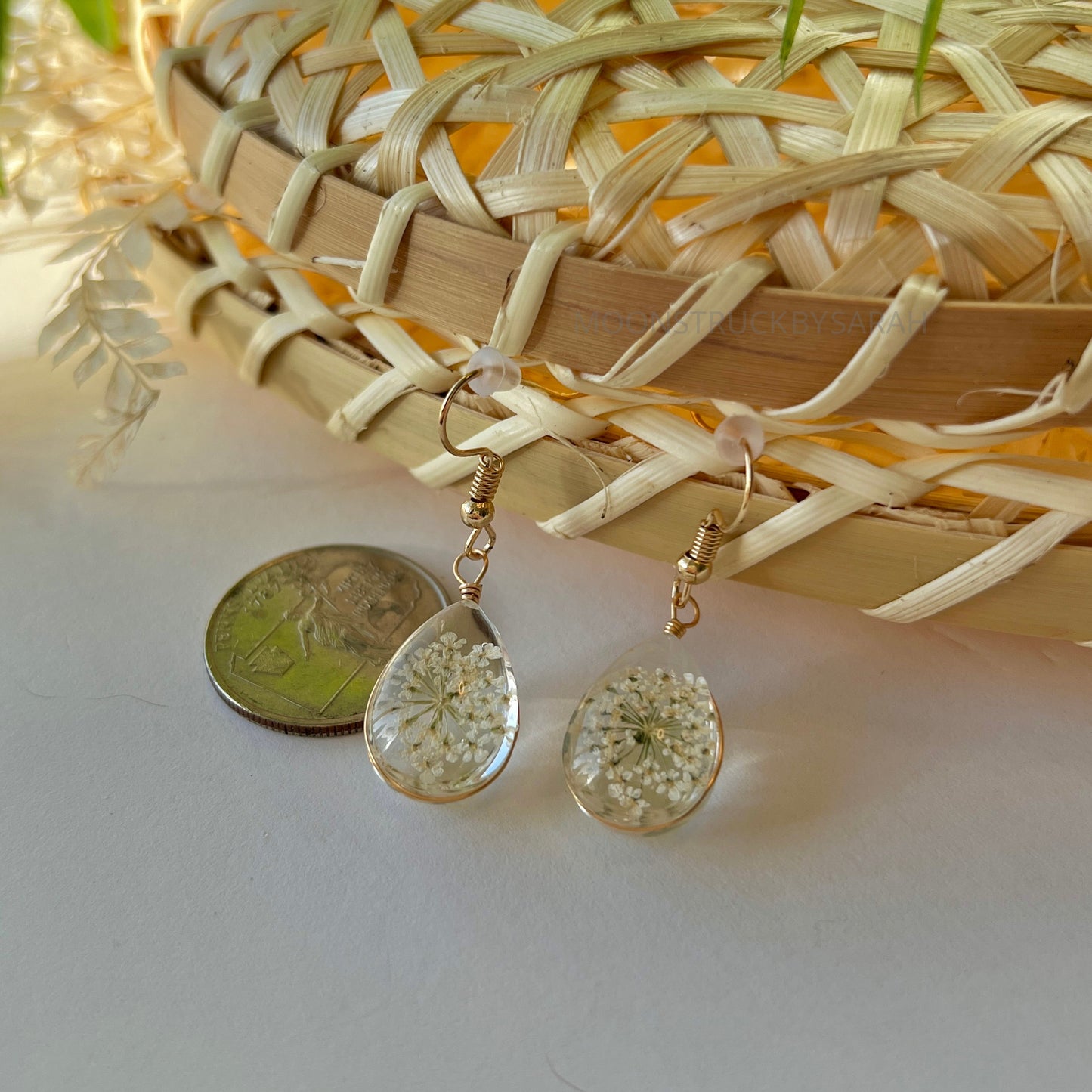 DAINTY FLORAL EARRINGS