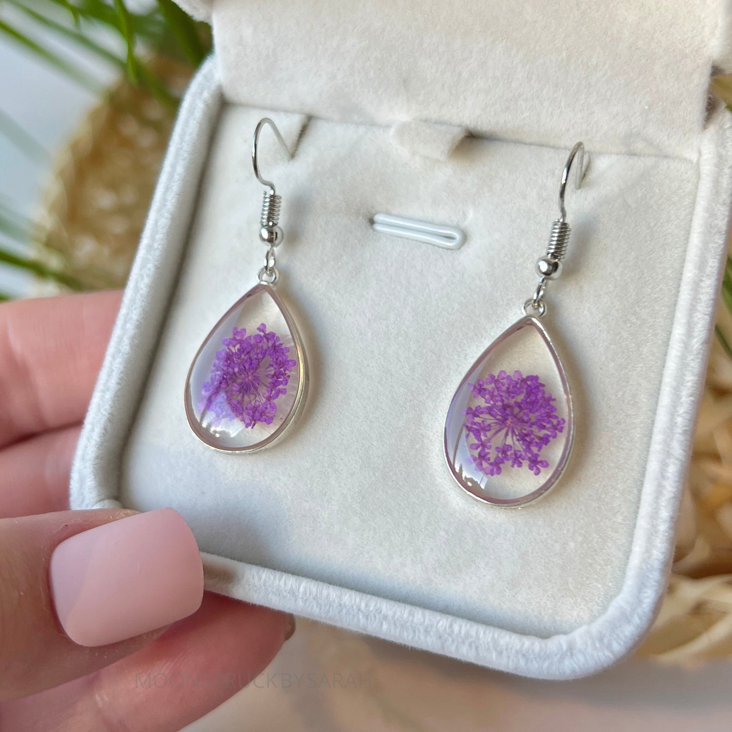 DAINTY FLORAL EARRINGS